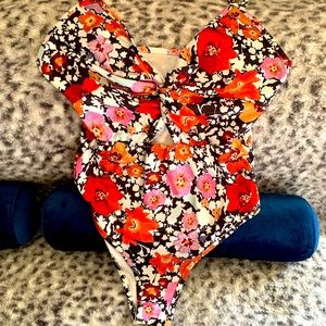 Bodysuit flower 🌺 prints outfit